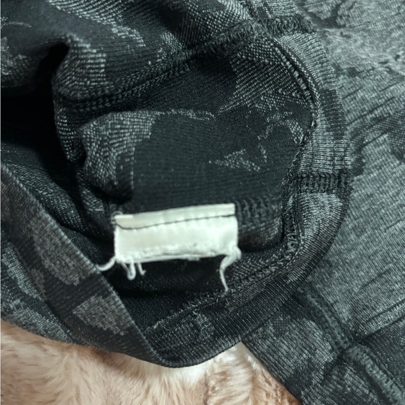 OG Gymshark Camo Shorts - Picture 5 of 6